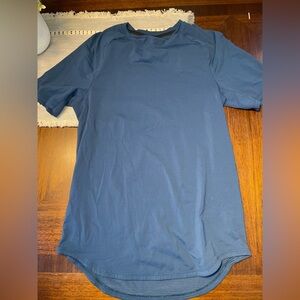 woman’s size medium fit lululemon dark teal top